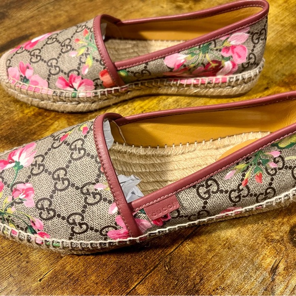 Authentic Gucci espadrille. Size 7 1/2 - Picture 6 of 14